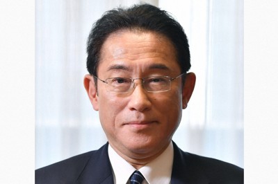 岸田首相、規正法改正で「自民案まとめる」　改革案公表の他党に遅れ