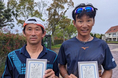 男子50歳以上複は右近・綿谷ペアが優勝　毎日オープンテニスベテランの部