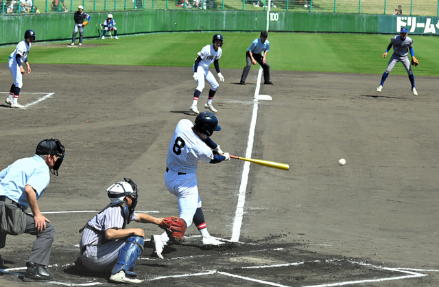 社16年ぶりV、須磨翔風に逆転　春季兵庫県高校野球　3位に明石商