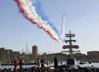 五輪聖火に観衆１５万人以上　マルセイユで歓迎、厳重警備も