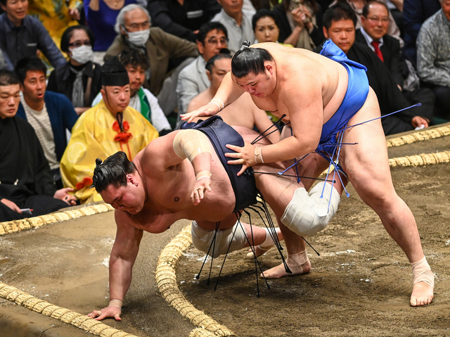 大相撲夏場所、初日に1横綱4大関が敗れる　昭和以降初めての波乱