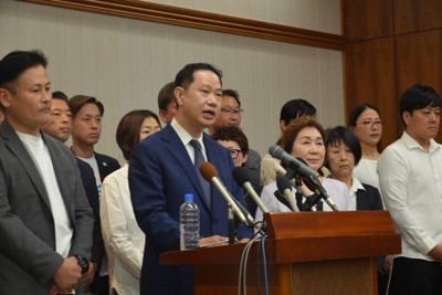 二階俊博氏三男の伸康氏、新和歌山2区から出馬表明　次期衆院選