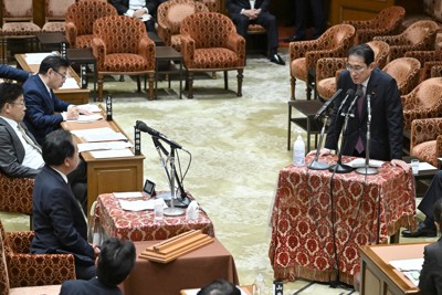 規正法改正　首相「今国会で確実に実現」　野党「薄っぺらい」と批判