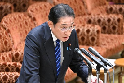 政策活動費　首相、領収書公開は「さまざまな不都合が生じる」