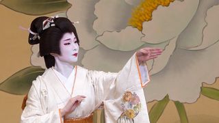 【動画】新橋芸者の晴れ舞台「東をどり」