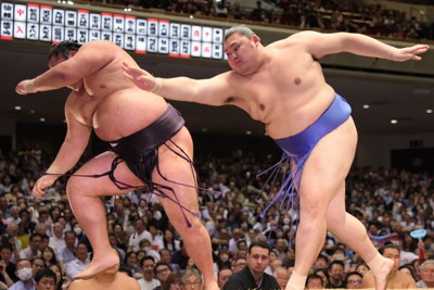 大の里、最速優勝に王手　「レベルが違う」一気の押し　大相撲夏場所