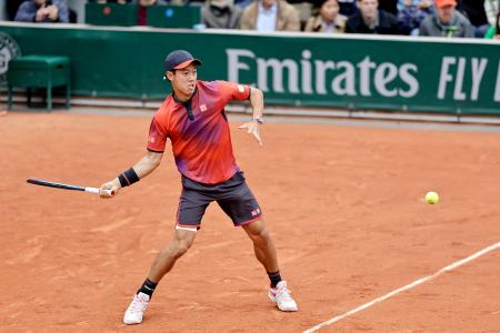 錦織の２回戦、雨で順延　女子複も、全仏テニス