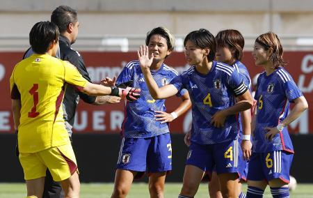 なでしこ、４―１で勝つ　サッカー女子親善試合