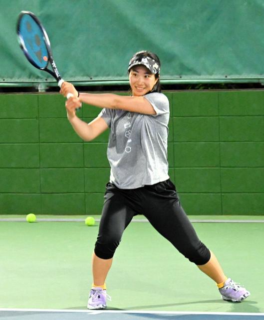 世界のトップ目指す女子テニス選手が始球式　夏の高校野球兵庫大会