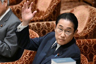 岸田首相「責任の果たし方、考えたい」　裏金事件、退陣論巡り