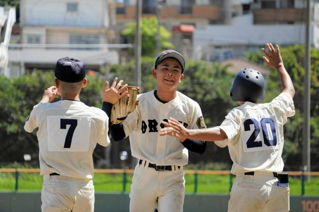 夏の高校野球、沖縄で開幕　甲子園経験校対決は八重山商工が逆転勝ち