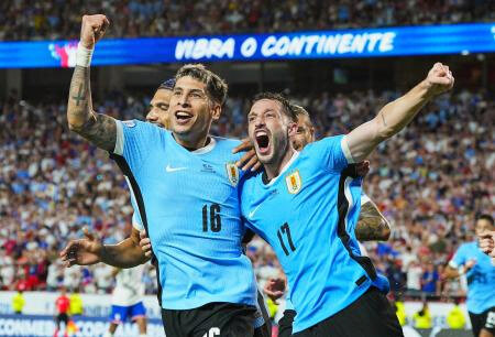 ウルグアイ、パナマが８強　サッカー南米選手権