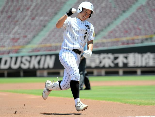 開幕試合でプレーボール本塁打　広島大会、初回の初球打ちにどよめき