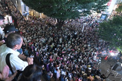 都知事選、候補者たちが暑さと雷雨の中最後の訴え　7日投開票