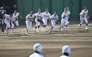 高校野球、支援学校大敗でも声援　単独で初出場、西東京大会