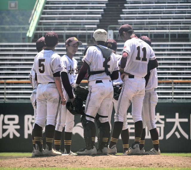 宮崎大宮、シーソーゲーム制す　今大会初のタイブレーク　高校野球