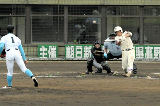 選抜8強相手に長打　帽子に刻んだ笛吹主将の「気持ち」は結実した