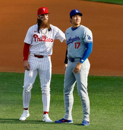 マーシュ、大谷と再会　「大ファン」と笑顔でハグ