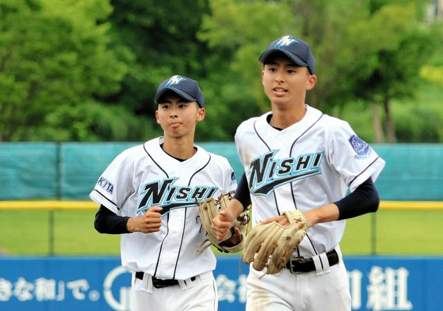 テストの点ほぼ同じ、そろって秋田西へ　小学2年から二遊間組む双子