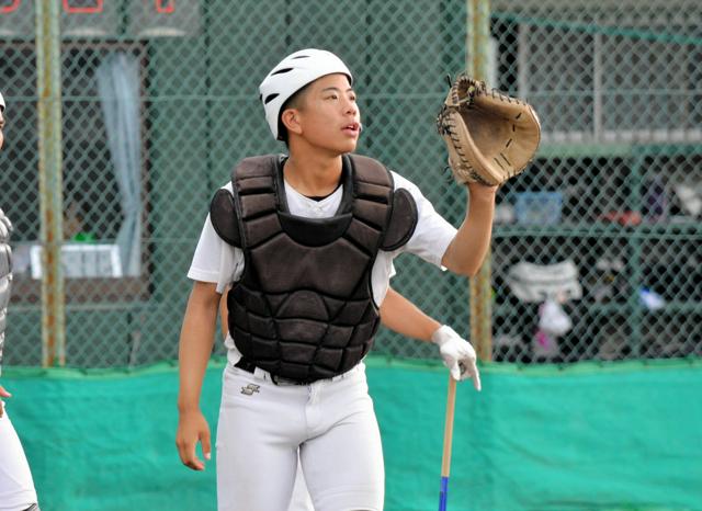 仮設暮らしの家族「野球で元気づけたい」　三重・海星の薄井捕手