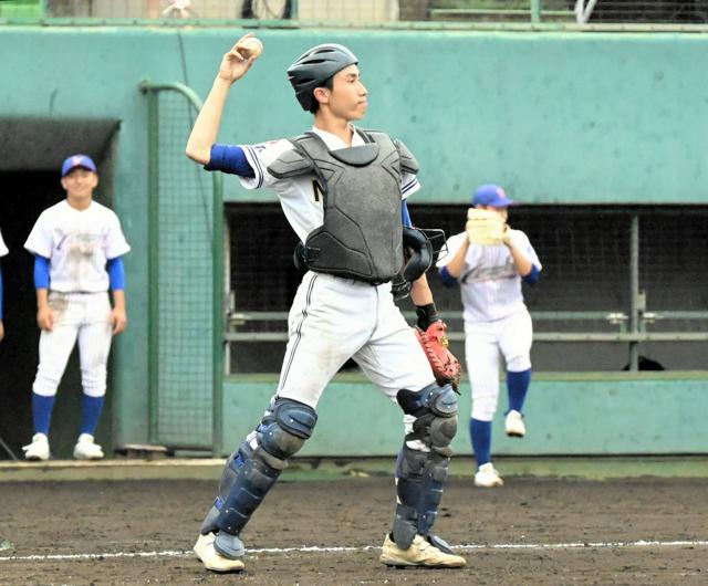 仲間の支えでやり遂げた　越谷南の山根主将　野球を続けてよかった