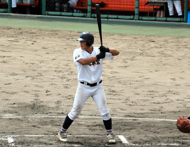 高校から始めた野球、強みにしようと両打ちに　七尾東雲の細川選手