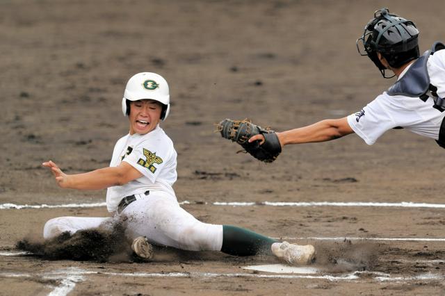 全国高校野球選手権鳥取大会第6日　3連覇めざす鳥取商が好発進