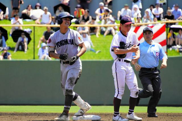 敵将が最も警戒する選手　横浜の2年生主将・阿部葉太が4安打と活躍