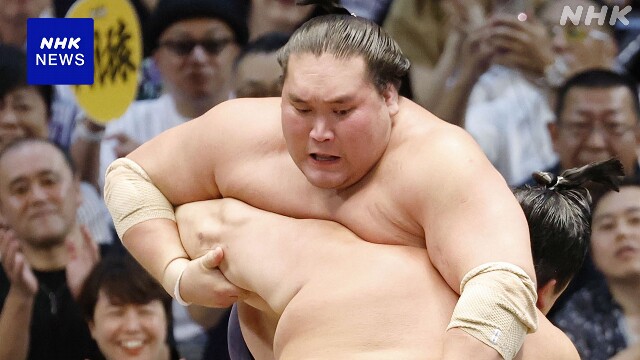 大相撲名古屋場所 7日目 横綱 照ノ富士は宇良に勝ち7連勝