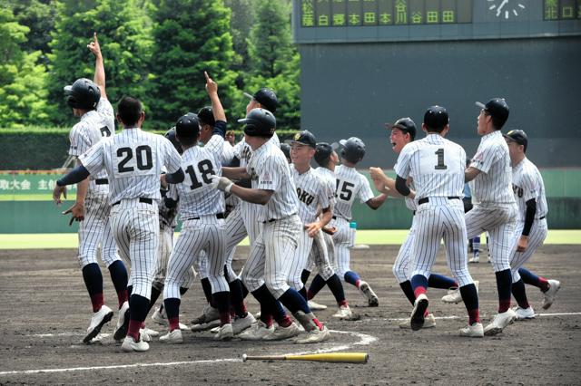 鳥取城北が6年ぶり6回目の夏の甲子園へ　九回に3点差を逆転