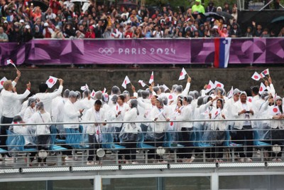 早朝に事件も…パリで100年ぶりの五輪開幕　テロへの懸念残し