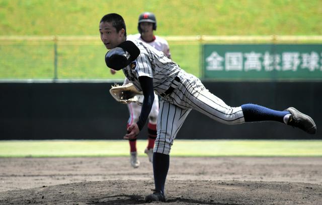 ピンチでギアを上げたはずが…帽子飛ばし力投、敦賀気比・竹下投手