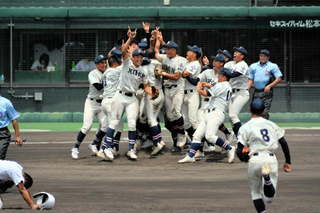 長野日大が15年ぶり2回目の夏甲子園　長野大会決勝で長野俊英破る