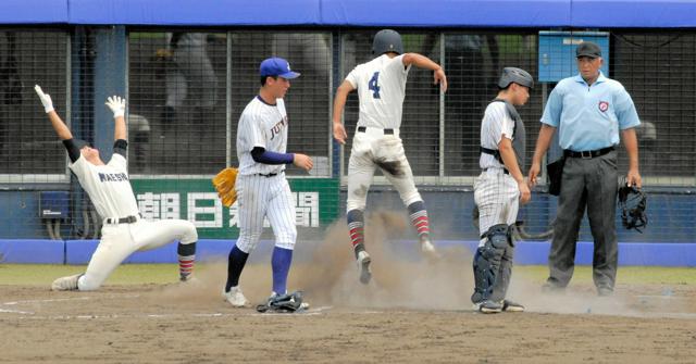 前橋商、最終回に大量点で2年連続決勝進出　高校野球群馬大会