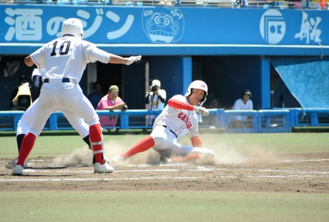 準決勝まで5試合で51安打40得点　決勝では小技も　聖カタリナV