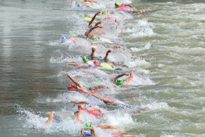 懸念のセーヌ川でトライアスロン開始　選手は「気にならなかった」