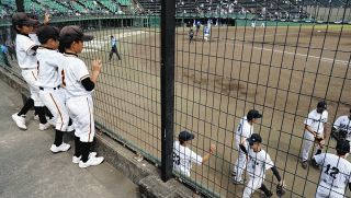 「くふうハヤテ」が静岡・沼津で初の公式戦　平日昼に822人が観戦　球児はプロの技術にびっくり