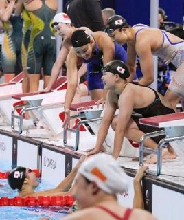 女子の日本は５位　競泳・４日