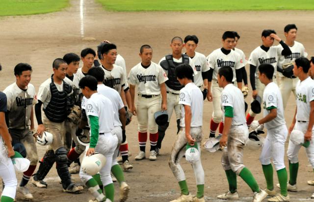 能登地震で被災した輪島高校野球部と会津北嶺高校が交流試合