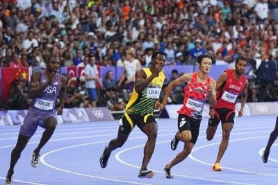 陸上男子200m、鵜沢が準決勝進出　飯塚、上山は敗者復活戦へ