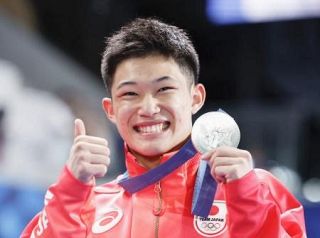 男子高飛び込み、玉井が銀　１７歳、日本初のメダル