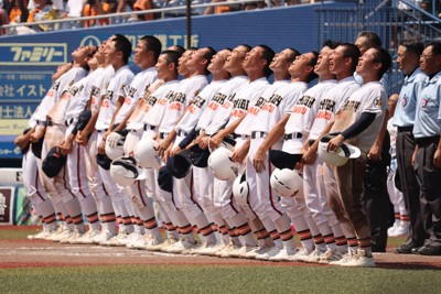 勝利の後に見せる名物「全力校歌」の意味　甲子園・木更津総合