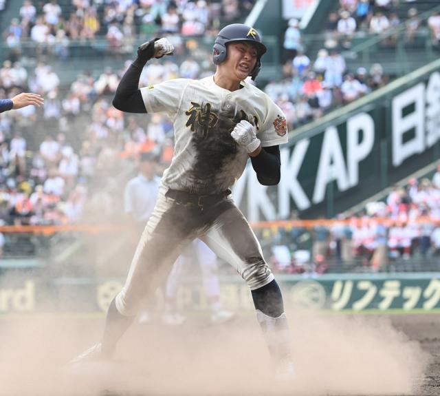 いつもはクールな今岡、勝ち越し打で兄譲りのガッツポーズ　神村学園