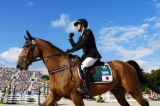 佐藤、Ｂ組１位で決勝へ　近代五種・９日