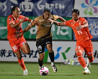 藤枝MYFC エース矢村健ら3発で2試合ぶりの勝利 4位山口に3-0【J2第27節】