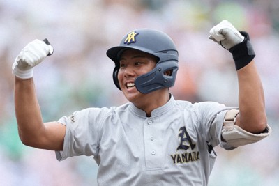 青森山田しぶとく4強　投手戦制した木製バットの殊勲打　夏の甲子園