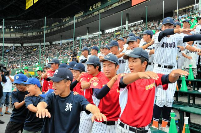 アルプス席の人気独り占め？滋賀学園のキレキレダンス　SNSで注目