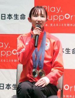 卓球の早田、メダル獲得に涙　日本生命のパリ五輪報告会