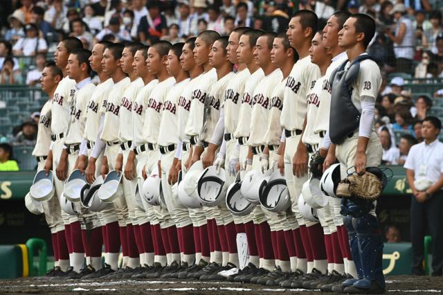 胸を打った早実の野球、大舞台でこそ　9年ぶり夏の甲子園で躍動