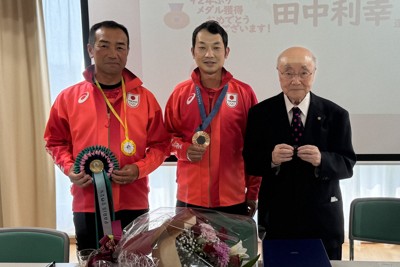 パリで銅の馬術総合・田中利幸選手　「バロン西」の親族を訪問